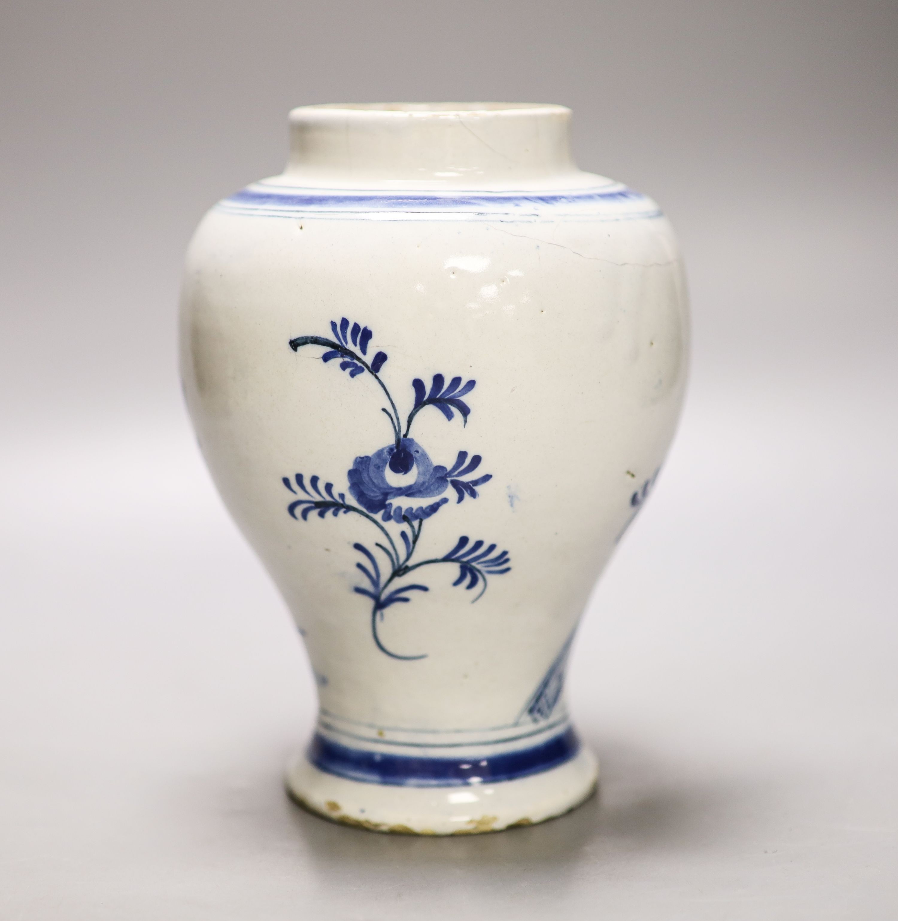 An English Delftware vase, 17.5 cm high